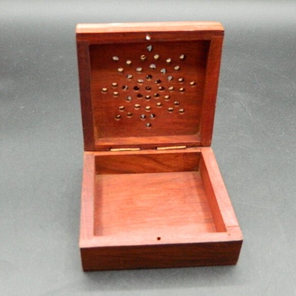 Handmade Wood Decorative Trinket Box with Brass Accents 4"Sq, made in India - Picture 5 of 5